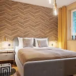 Na Wzgórzu 3* Łódź