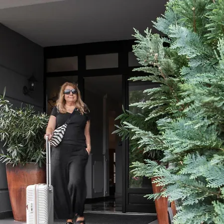 Bed & Breakfast Na Wzgorzu W Zielonym Sercu Lodzi Przy Parku Krajobrazowym Ruda Willowa 3*