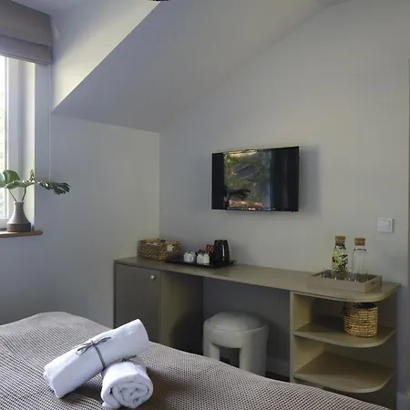 Na Wzgorzu W Zielonym Sercu Lodzi Przy Parku Krajobrazowym Ruda Wiilowa לינה וארוחת בוקר לודז'