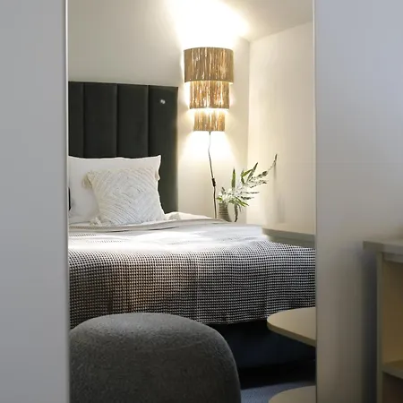 Na Wzgorzu W Zielonym Sercu Lodzi Przy Parku Krajobrazowym Ruda Wiilowa