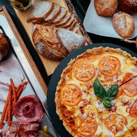 Na Wzgorzu W Zielonym Sercu Lodzi Przy Parku Krajobrazowym Ruda Wiilowa לודז'