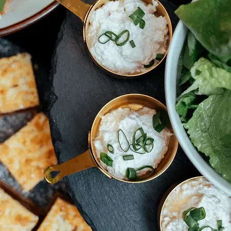 Na Wzgorzu W Zielonym Sercu Lodzi Przy Parku Krajobrazowym Ruda Wiilowa לינה וארוחת בוקר