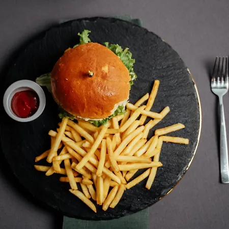 Na Wzgorzu W Zielonym Sercu Lodzi Przy Parku Krajobrazowym Ruda Wiilowa לינה וארוחת בוקר