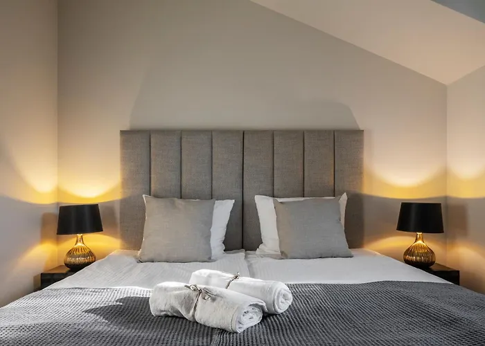 Na Wzgorzu W Zielonym Sercu Lodzi Przy Parku Krajobrazowym Ruda Willowa Λοτζ