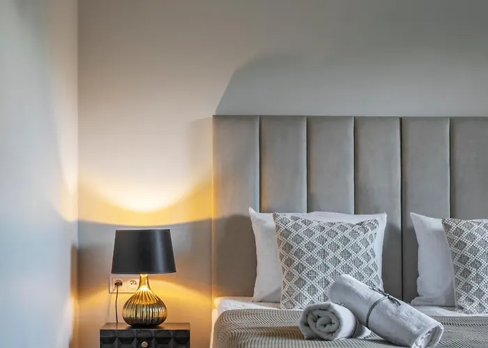 Na Wzgorzu W Zielonym Sercu Lodzi Przy Parku Krajobrazowym Ruda Willowa Bed and Breakfast