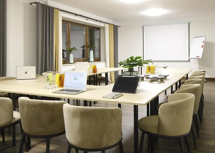 Na Wzgorzu W Zielonym Sercu Lodzi Przy Parku Krajobrazowym Ruda Willowa