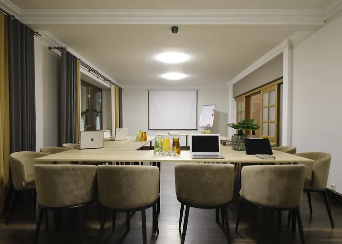 Bed and Breakfast Na Wzgorzu W Zielonym Sercu Lodzi Przy Parku Krajobrazowym Ruda Willowa